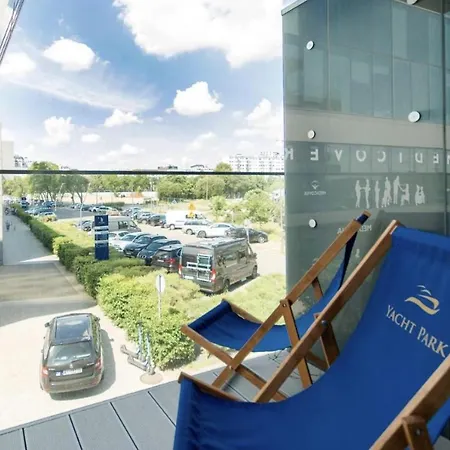 公寓 Yacht Park White